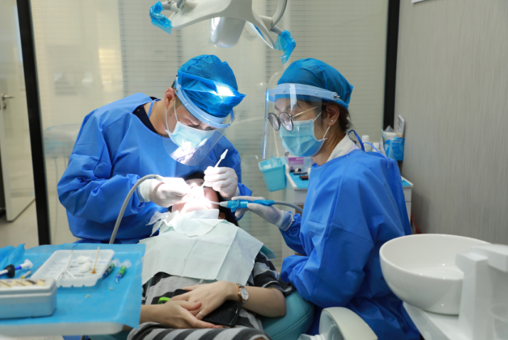 中家医家庭医生口腔修复专家娄洋涛专访:独家美学修复系统能够更好的