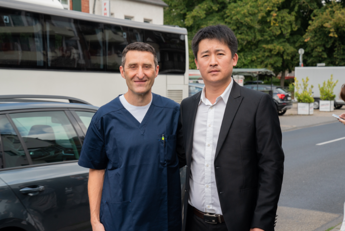 中家医家庭医生口腔魏巍,全智能数字化种植技术运营在临床上