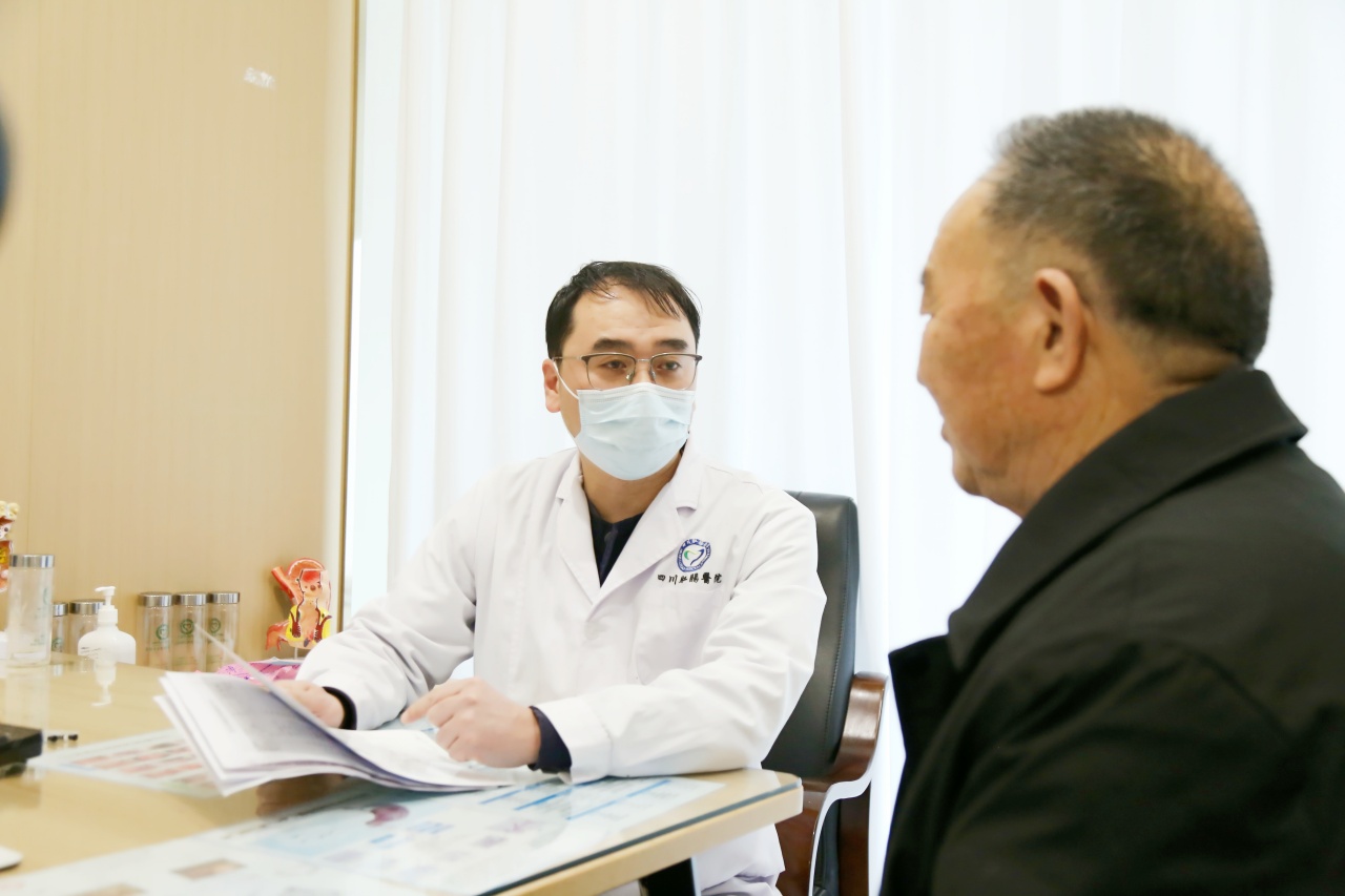 1768201931267566.jpg 看诊2_副本.jpg